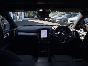 Used Volvo XC40 2023 for sale - 76260298: Photo