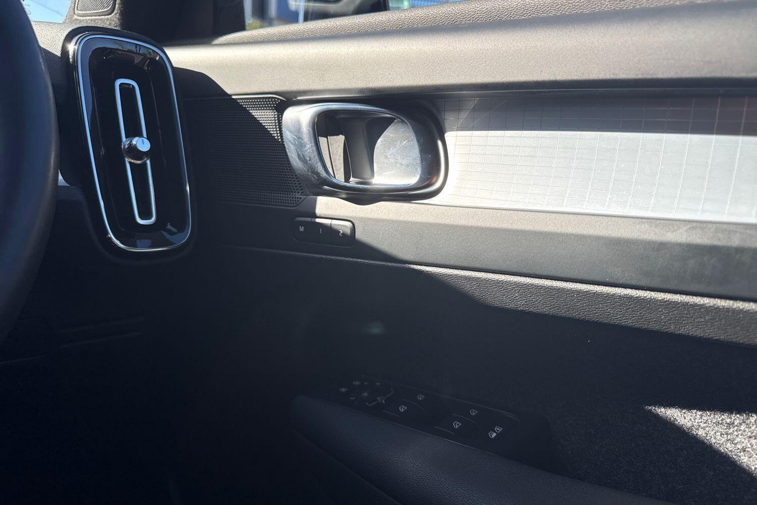 Used Volvo XC40 2023 for sale - 76260298: Photo 41