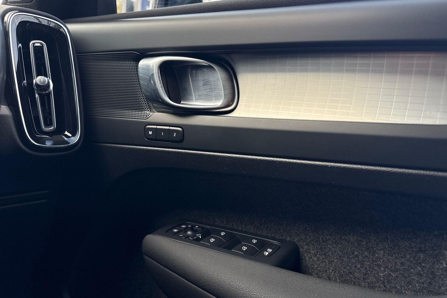 Used Volvo XC40 2023 for sale - 76644807: Photo 43