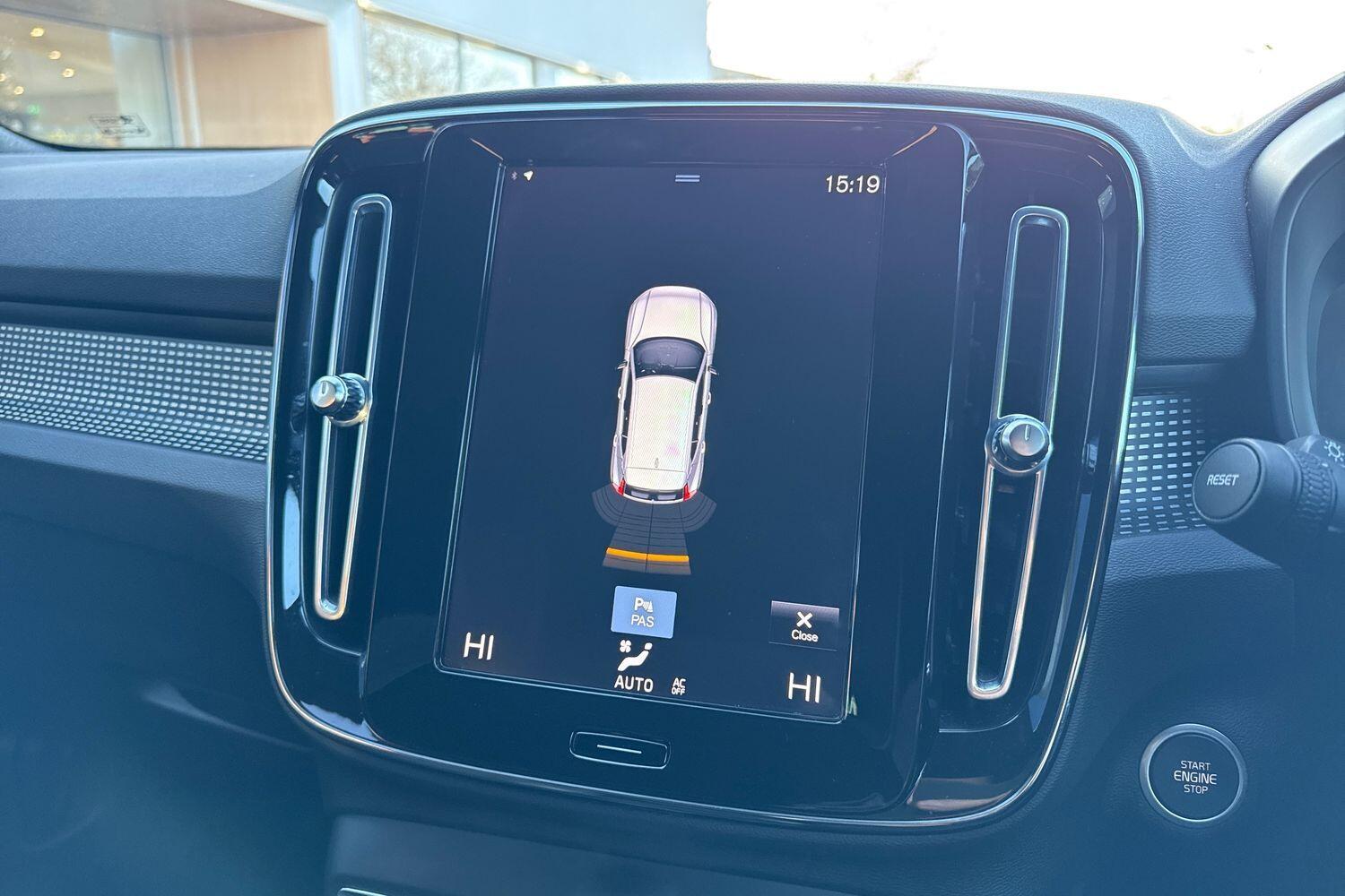 Used Volvo XC40 for sale - 77468742: Photo 4