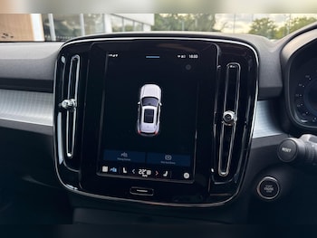 Used Volvo XC40 2024 for sale - 75978548: Photo