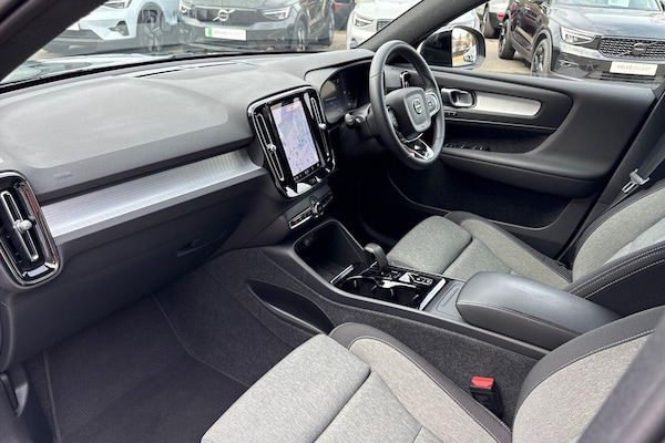 Used Volvo XC40 2023 for sale - 76179528: Photo 26