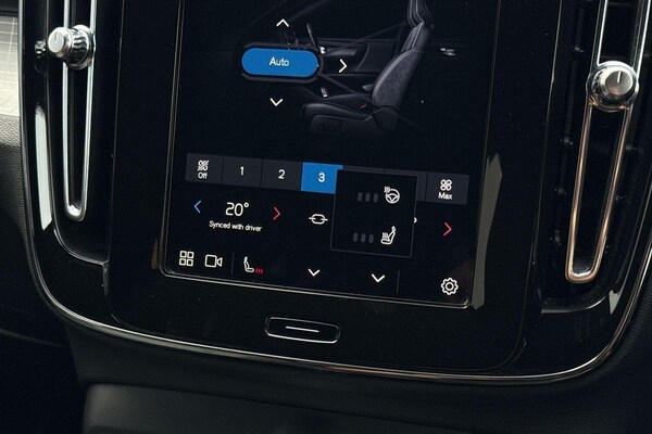 Used Volvo XC40 2023 for sale - 76179528: Photo 40