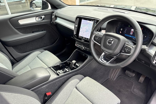Used Volvo XC40 2023 for sale - 76179528: Photo 5
