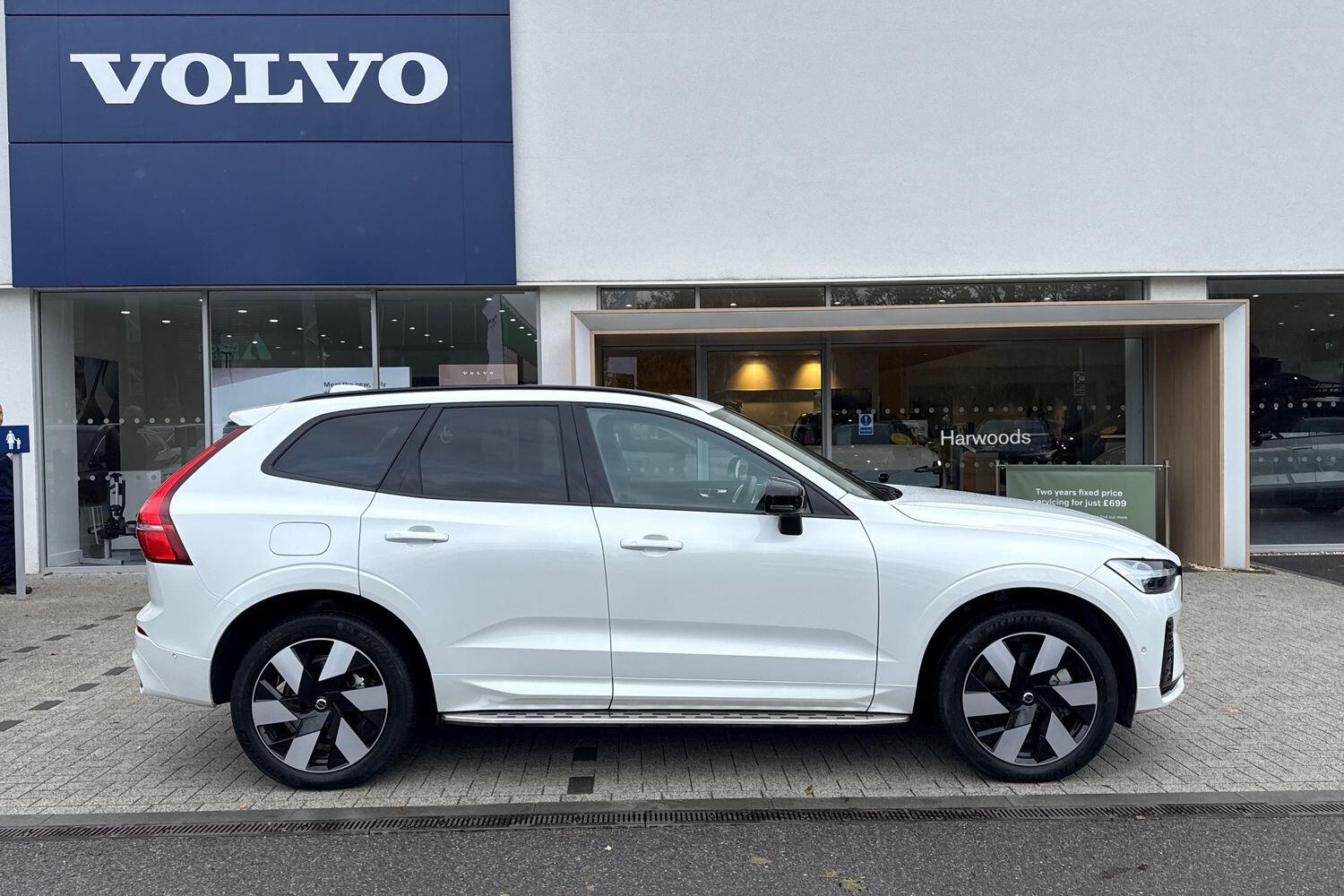 Used Volvo XC60 2025 for sale - 76457562: Photo 2