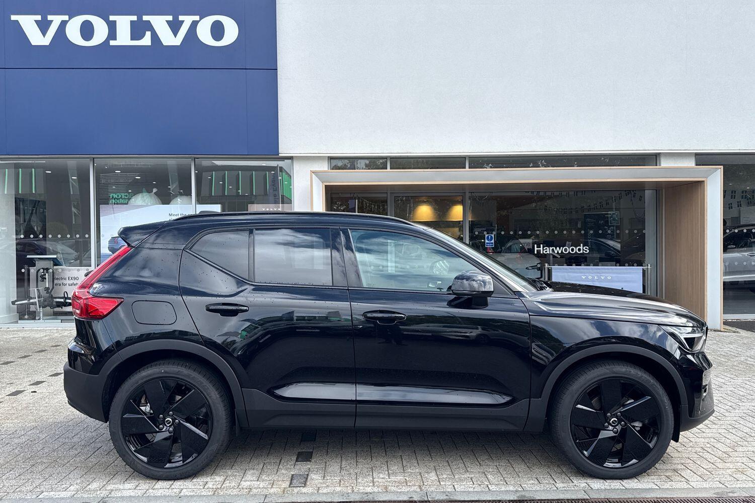 Used Volvo XC40 2025 for sale - 76174835: Photo 2