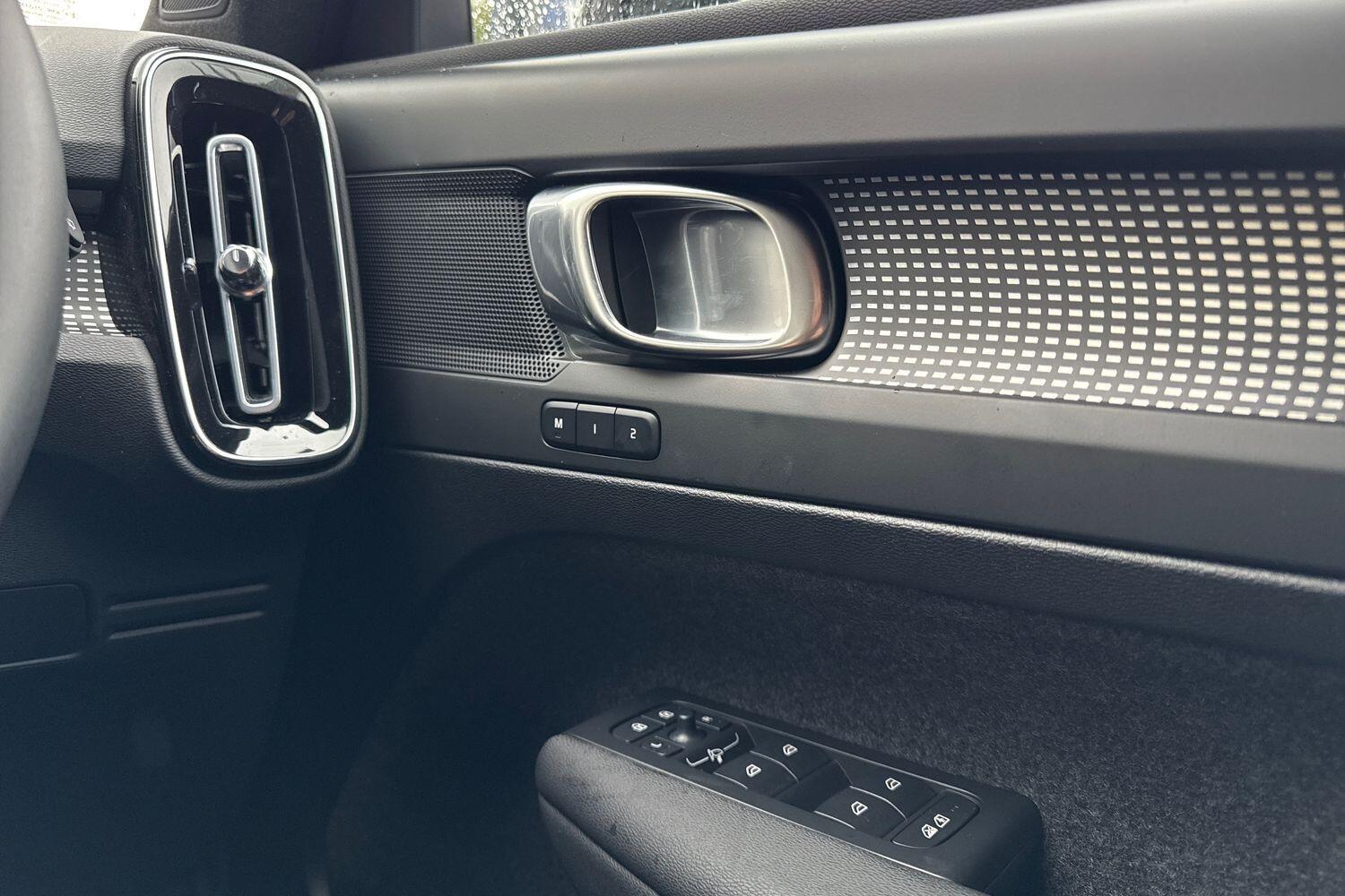 Used Volvo XC40 2025 for sale - 76174835: Photo 40