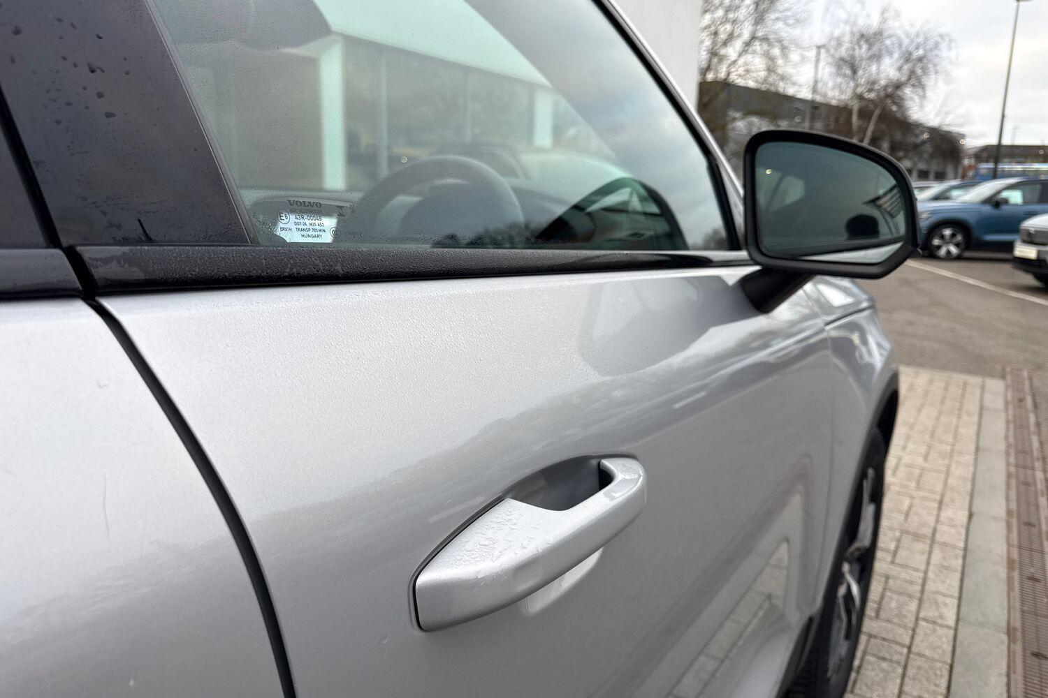 Used Volvo XC40 2023 for sale - 77067126: Photo 17