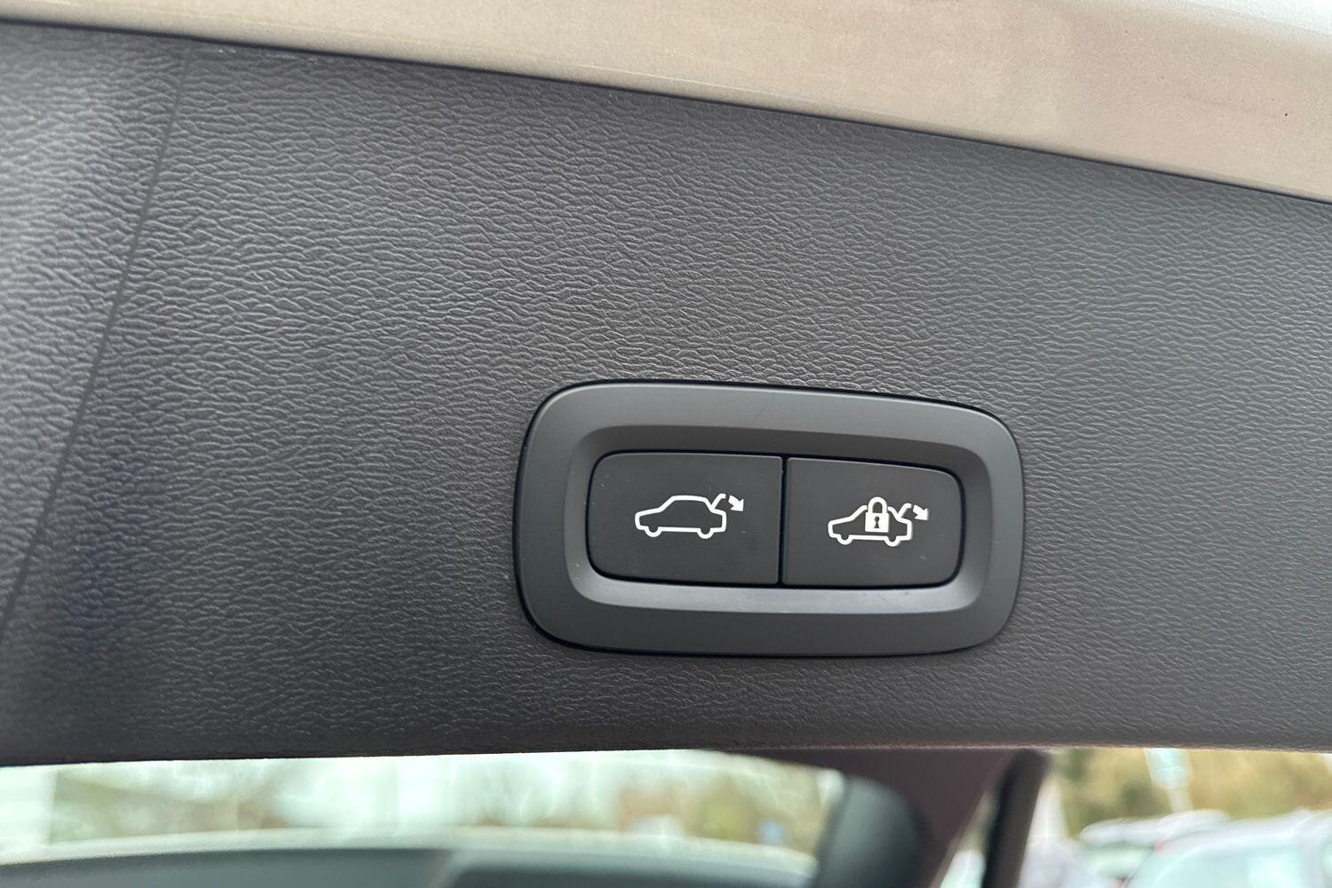 Used Volvo XC40 2023 for sale - 77067126: Photo 21