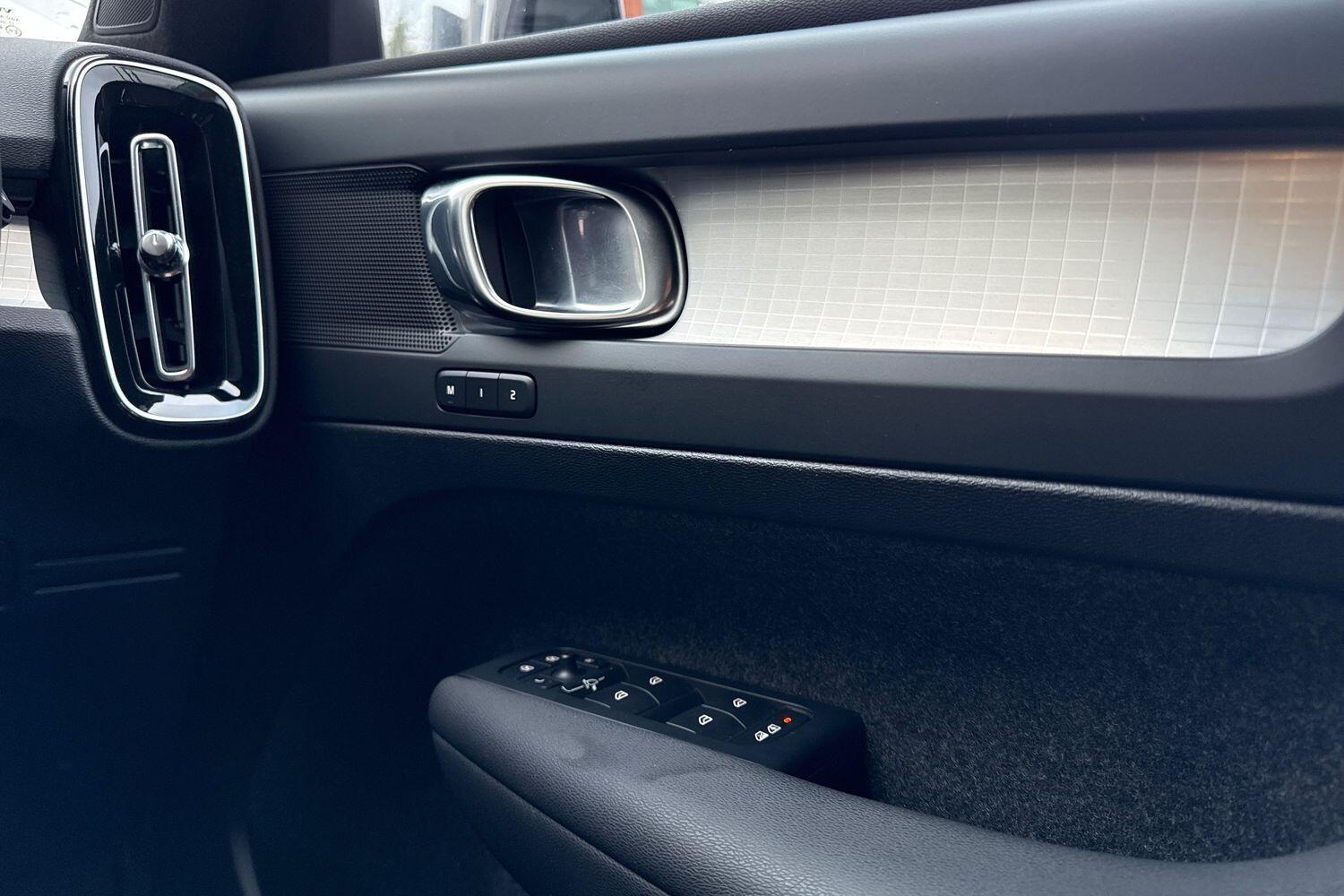 Used Volvo XC40 2023 for sale - 77067126: Photo 42