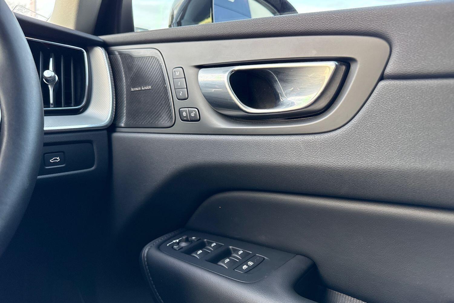 Used Volvo XC60 2023 for sale - 76607989: Photo 43