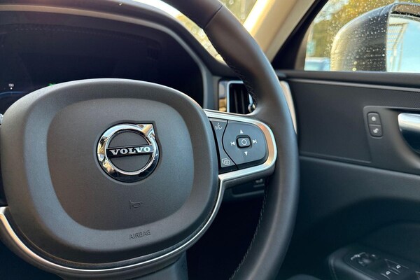 Used Volvo XC60 2022 for sale - 76135971: Photo 36