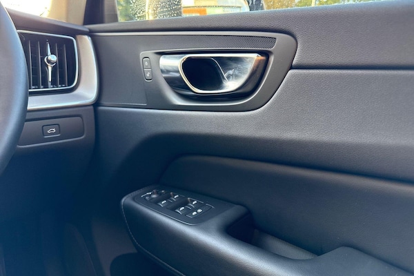 Used Volvo XC60 2022 for sale - 76135971: Photo 41