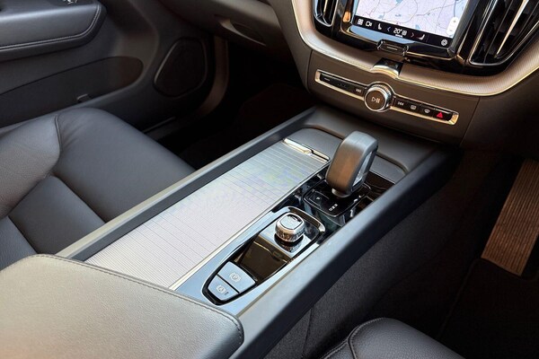 Used Volvo XC60 2022 for sale - 76135971: Photo 42