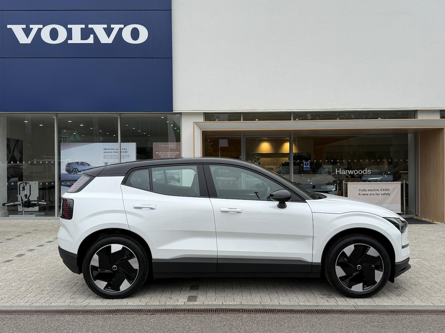 Used Volvo EX30 2025 for sale - 76326802: Photo 2