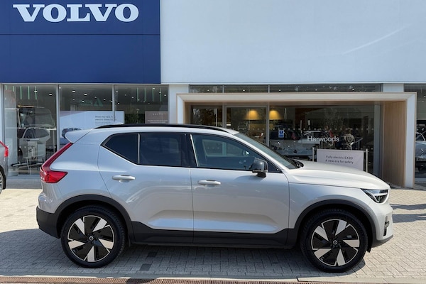 Used Volvo XC40 2024 for sale - 76296087: Photo 2
