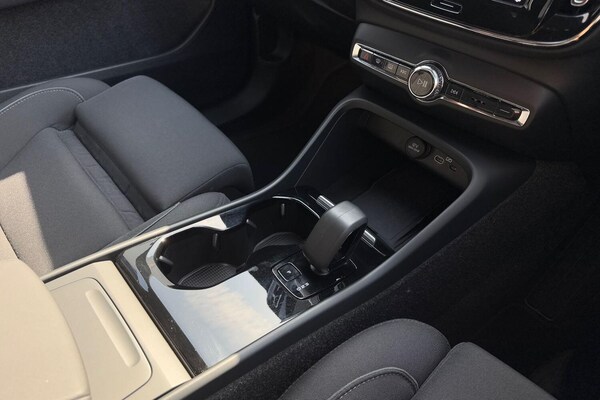 Used Volvo XC40 2024 for sale - 76296087: Photo 40