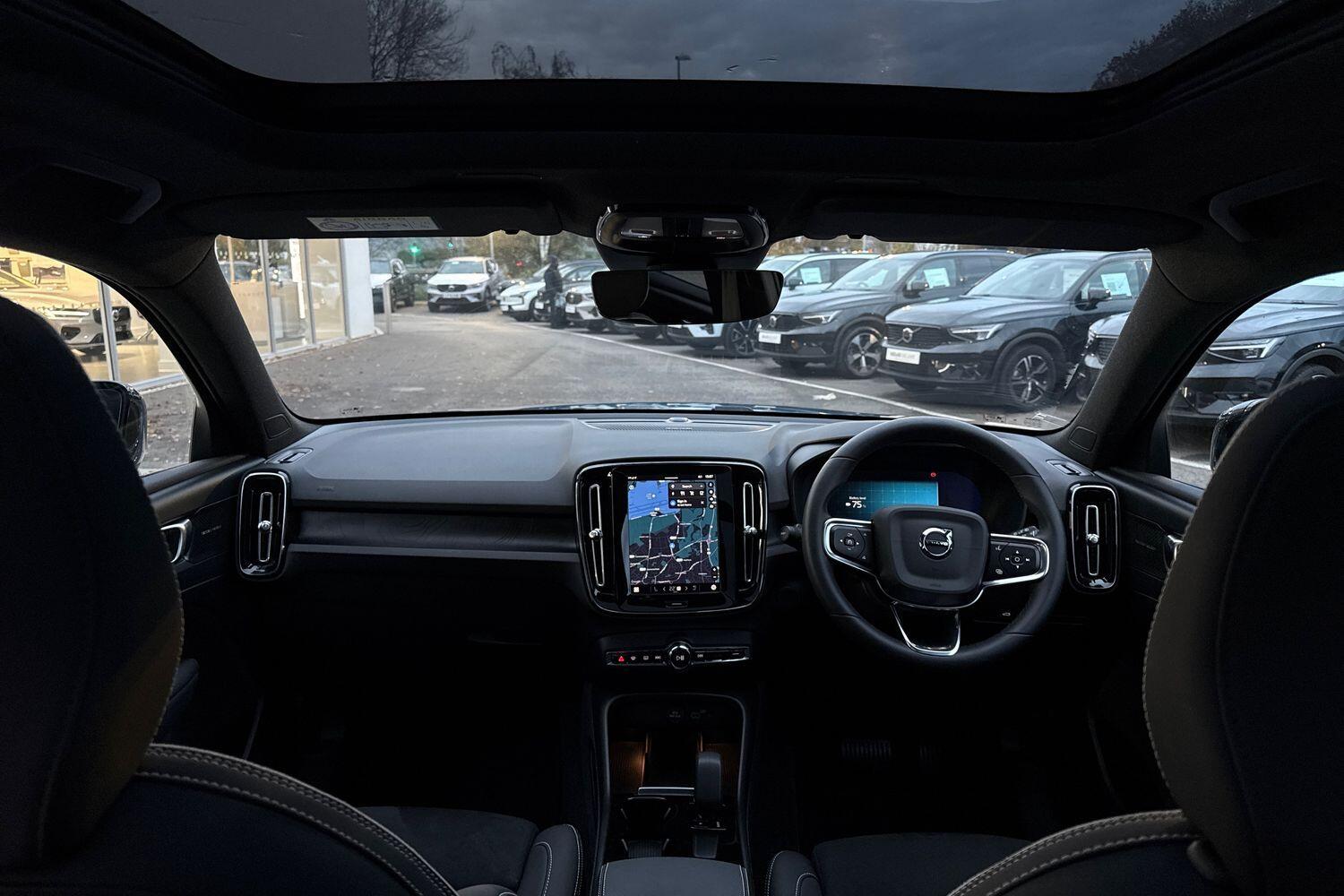 Used Volvo XC40 2024 for sale - 76597377: Photo 3