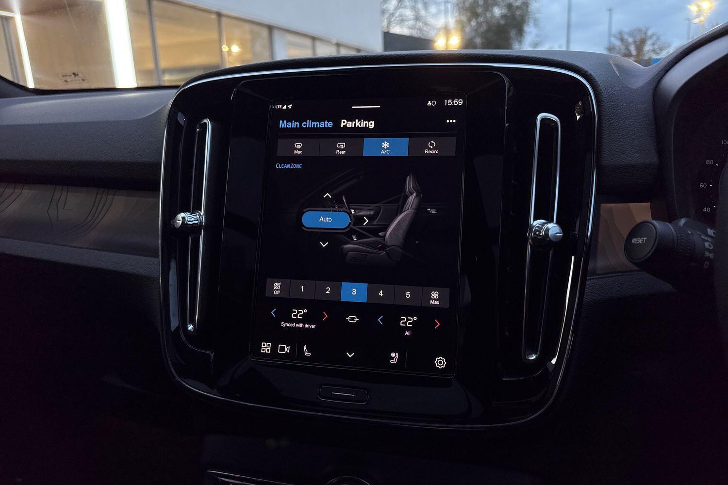 Used Volvo XC40 2024 for sale - 76597377: Photo 39