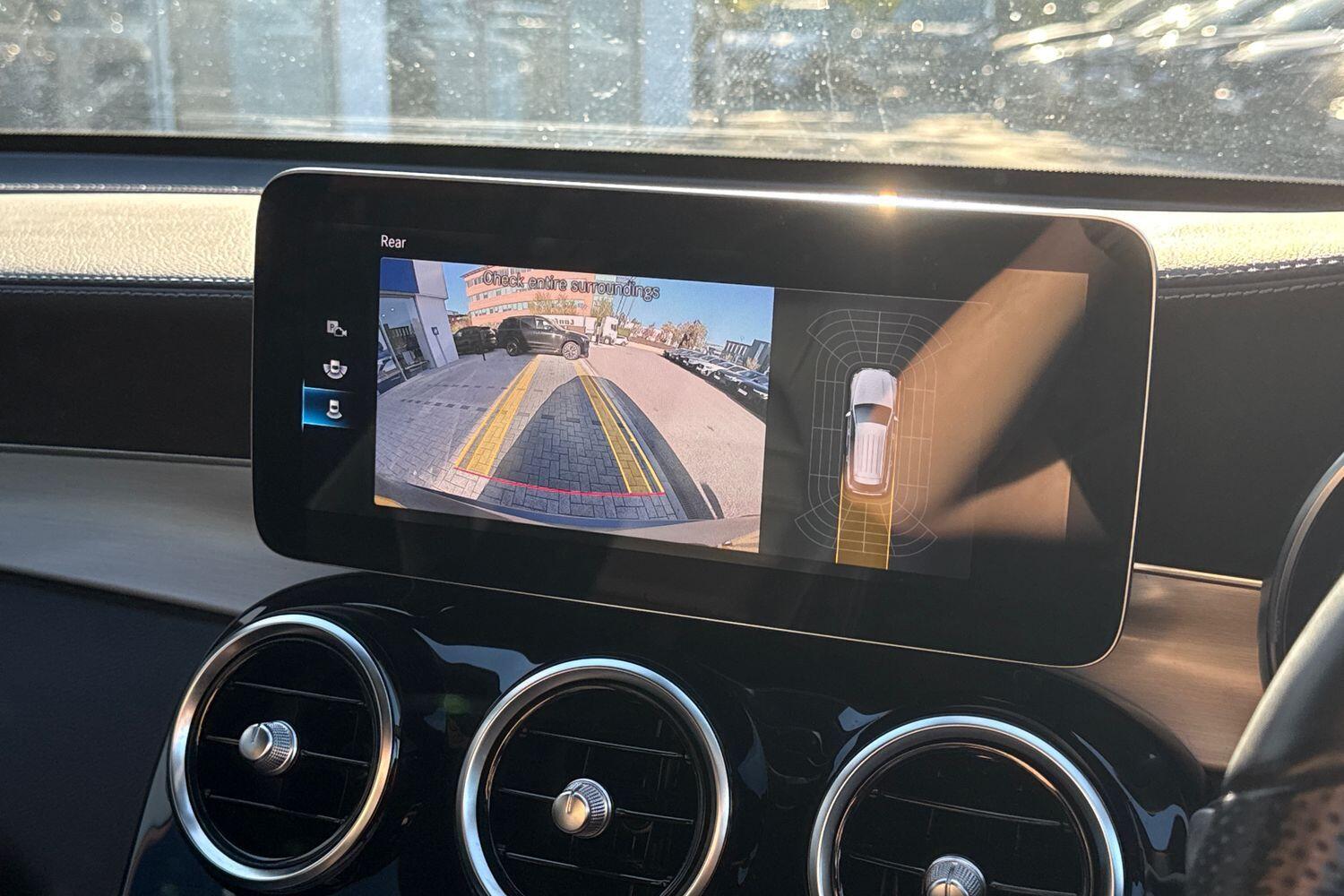 Used Mercedes-Benz GLC 2022 for sale - 76200740: Photo 4