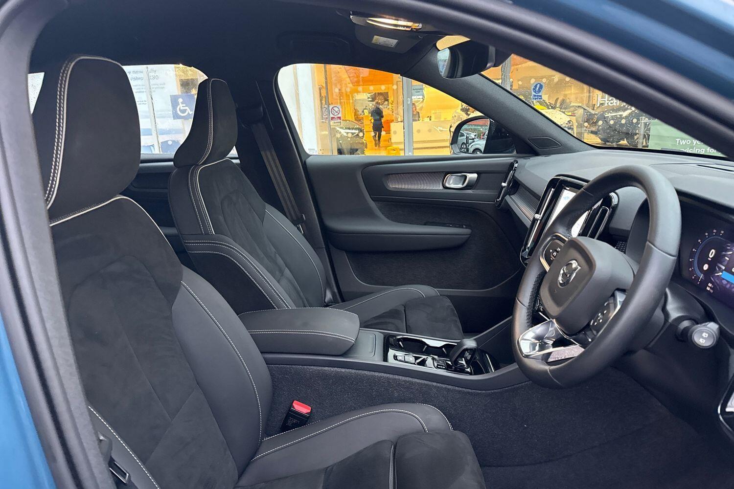 Used Volvo XC40 for sale - 77290795: Photo 25