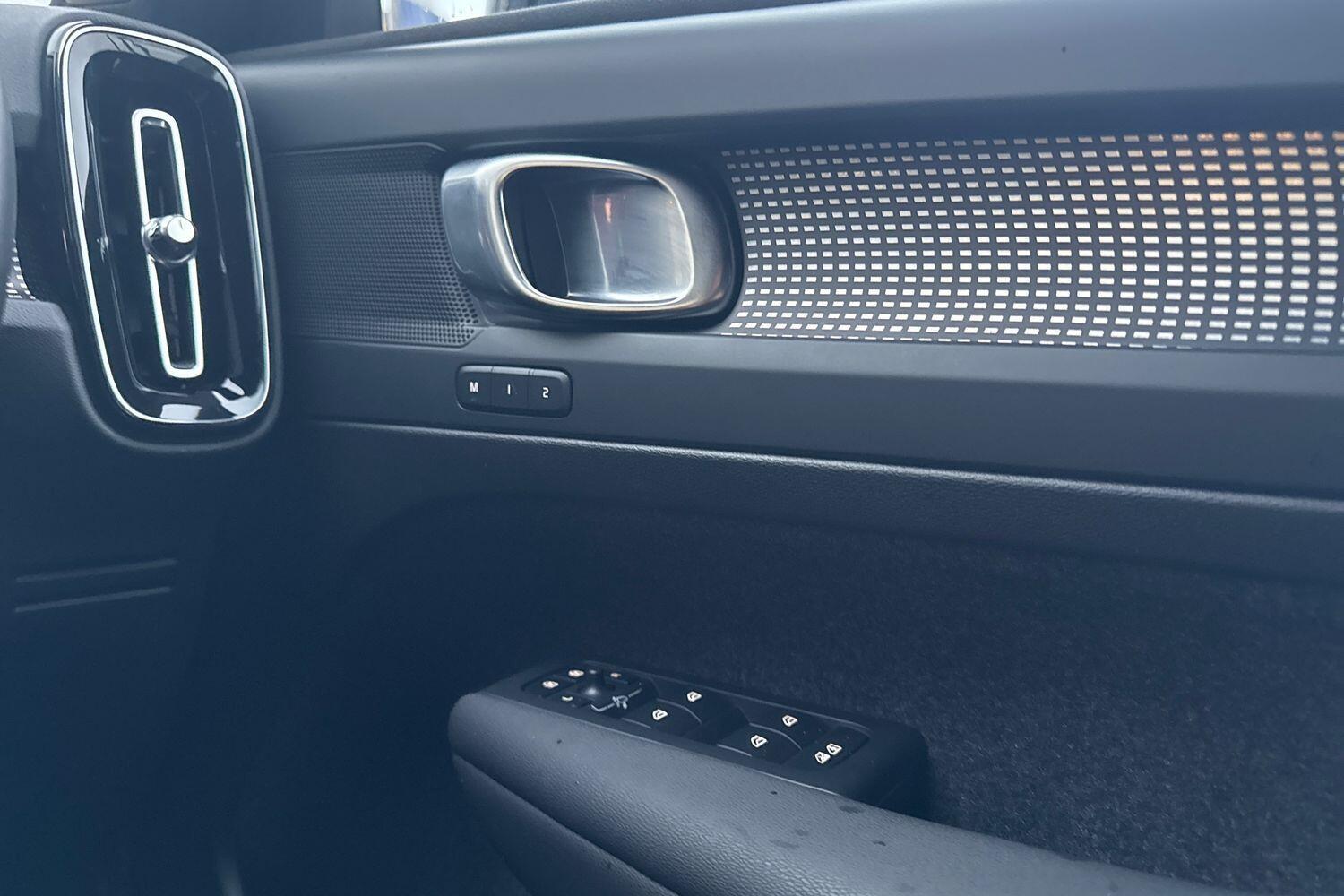 Used Volvo XC40 for sale - 77290795: Photo 40