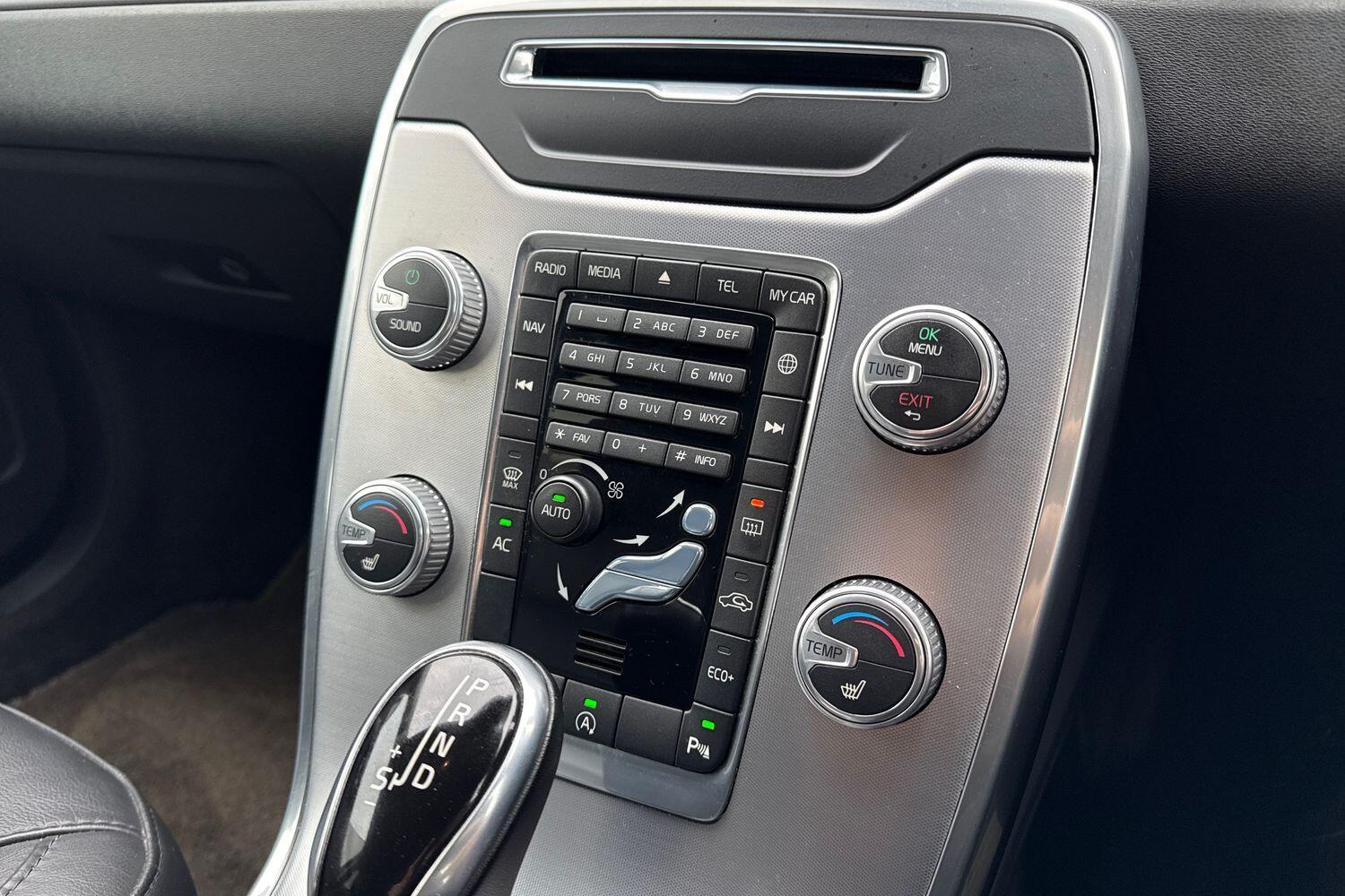 Used Volvo V70 2016 for sale - 77331190: Photo 38