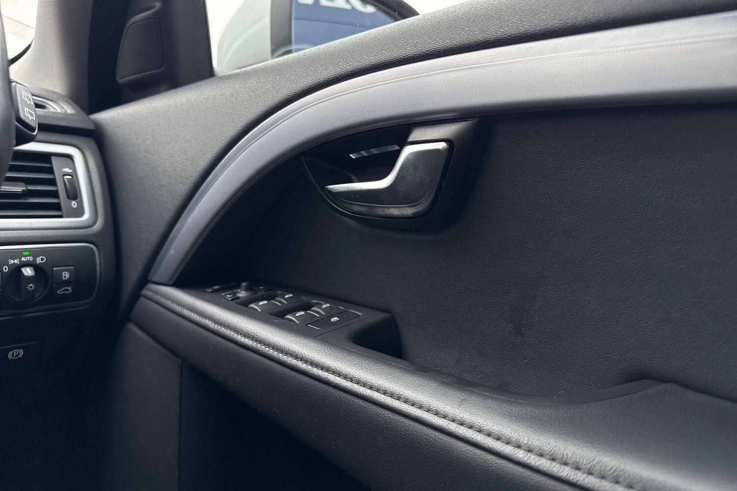 Used Volvo V70 2016 for sale - 77331190: Photo 40