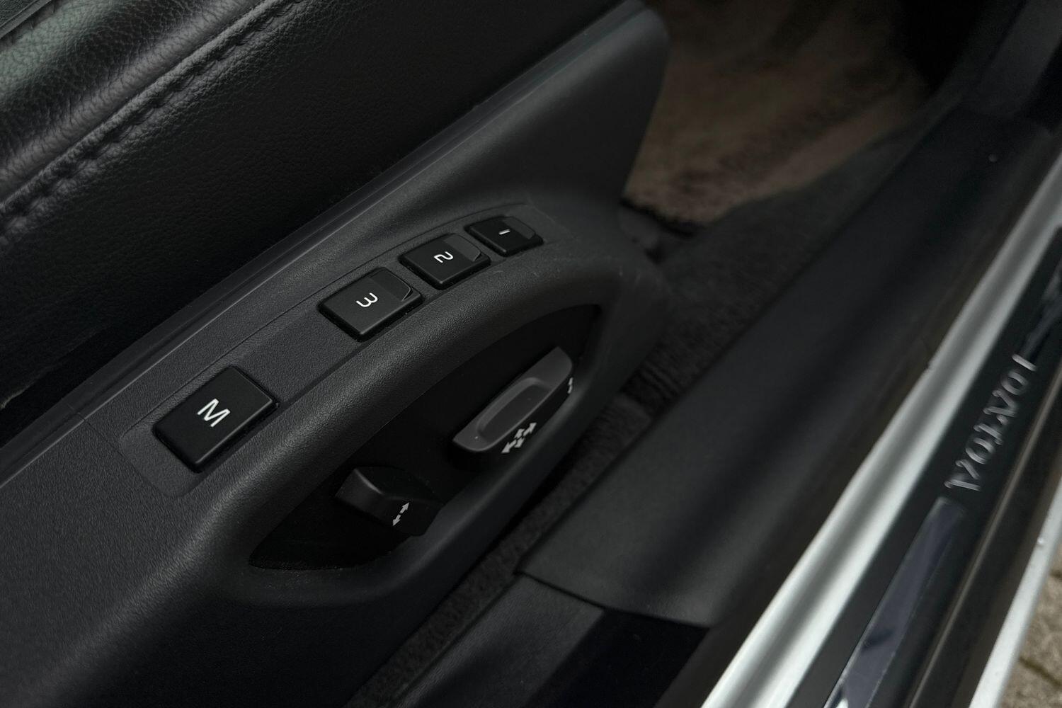 Used Volvo V70 2016 for sale - 77331190: Photo 42