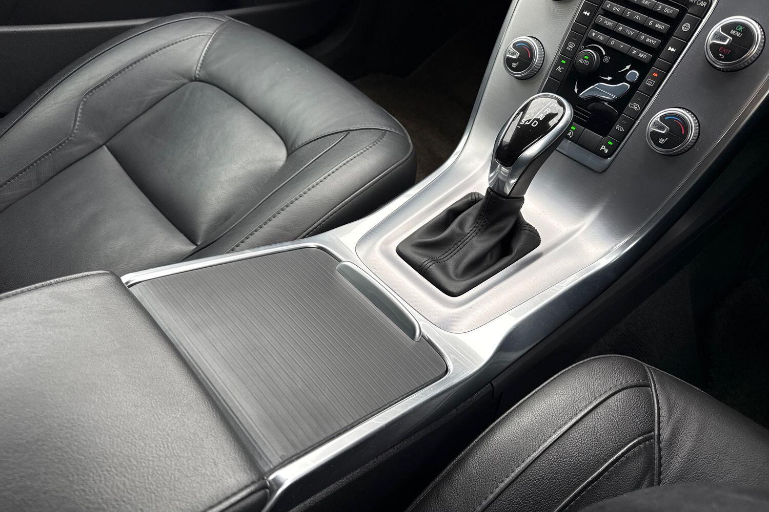 Used Volvo V70 2016 for sale - 77331190: Photo 43