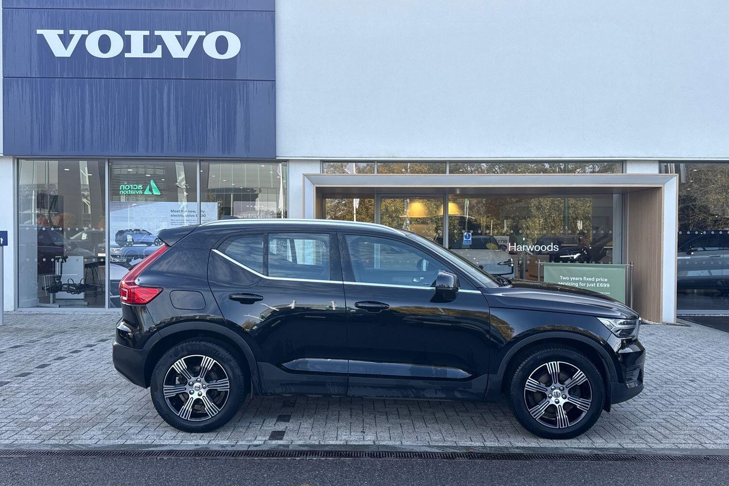 Used Volvo XC40 2022 for sale - 76457711: Photo 2