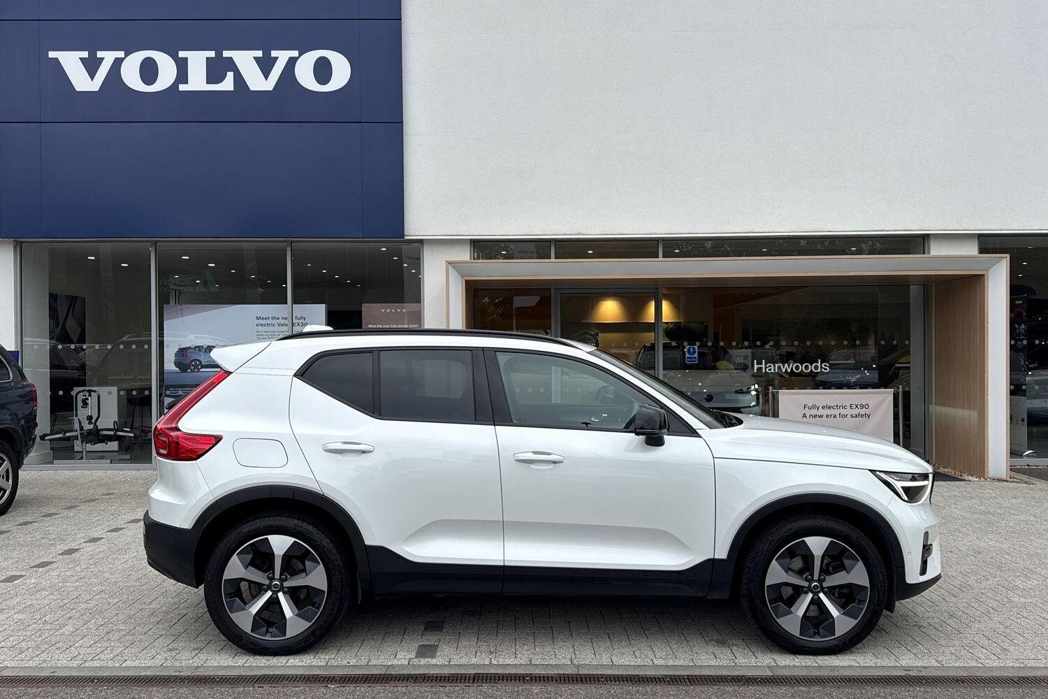 Used Volvo XC40 2022 for sale - 76326522: Photo 2
