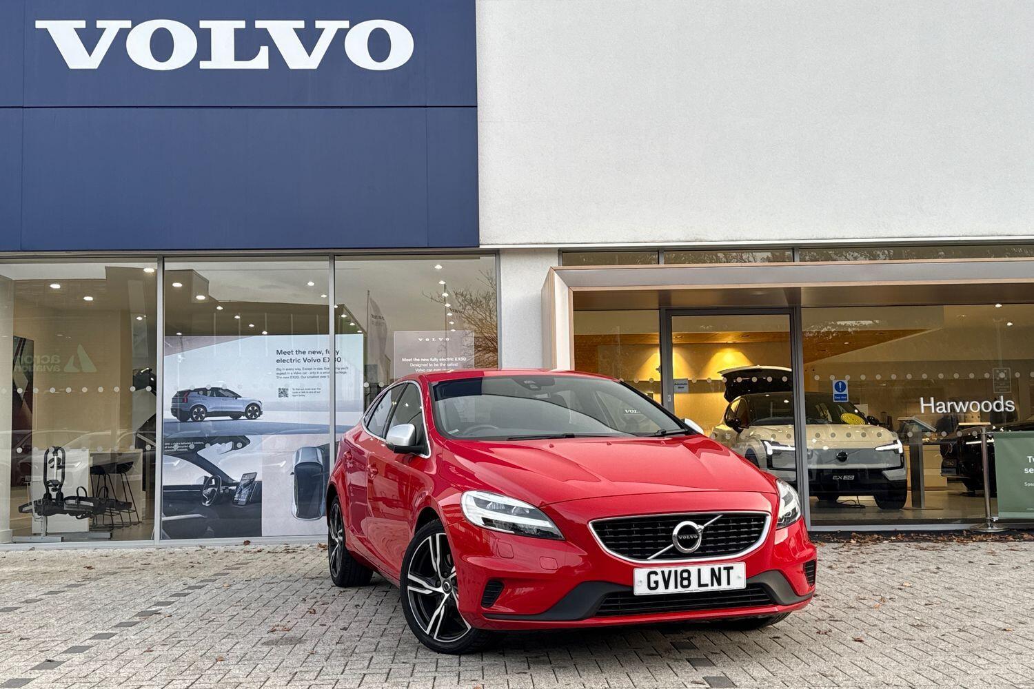 Used Volvo V40 2018 for sale - 76572817: Photo 1