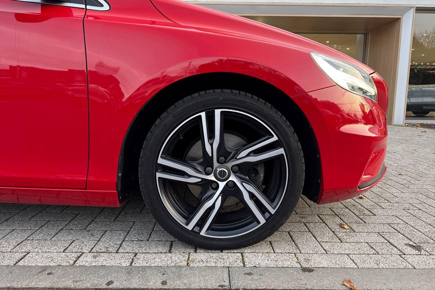 Used Volvo V40 2018 for sale - 76572817: Photo 14