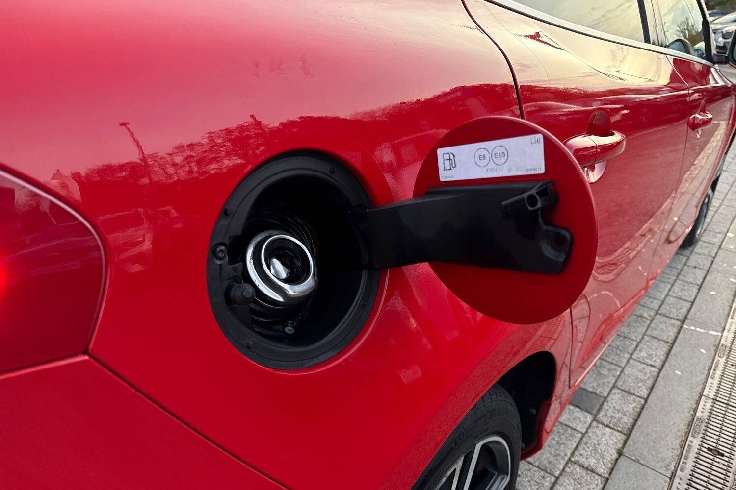 Used Volvo V40 2018 for sale - 76572817: Photo 19