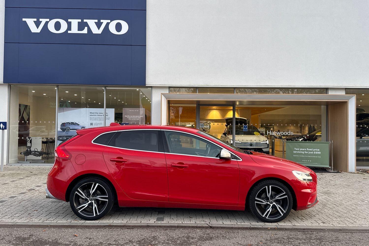 Used Volvo V40 2018 for sale - 76572817: Photo 2