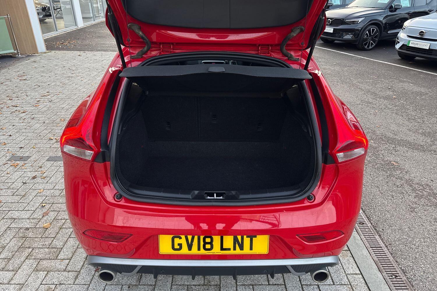 Used Volvo V40 2018 for sale - 76572817: Photo 20