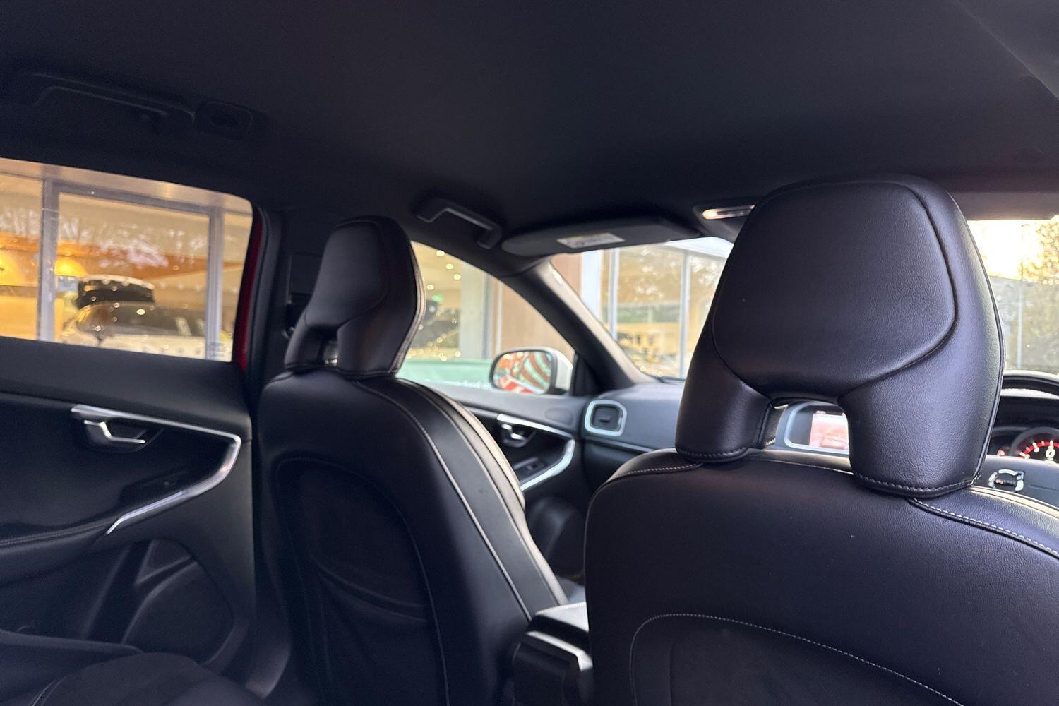 Used Volvo V40 2018 for sale - 76572817: Photo 24