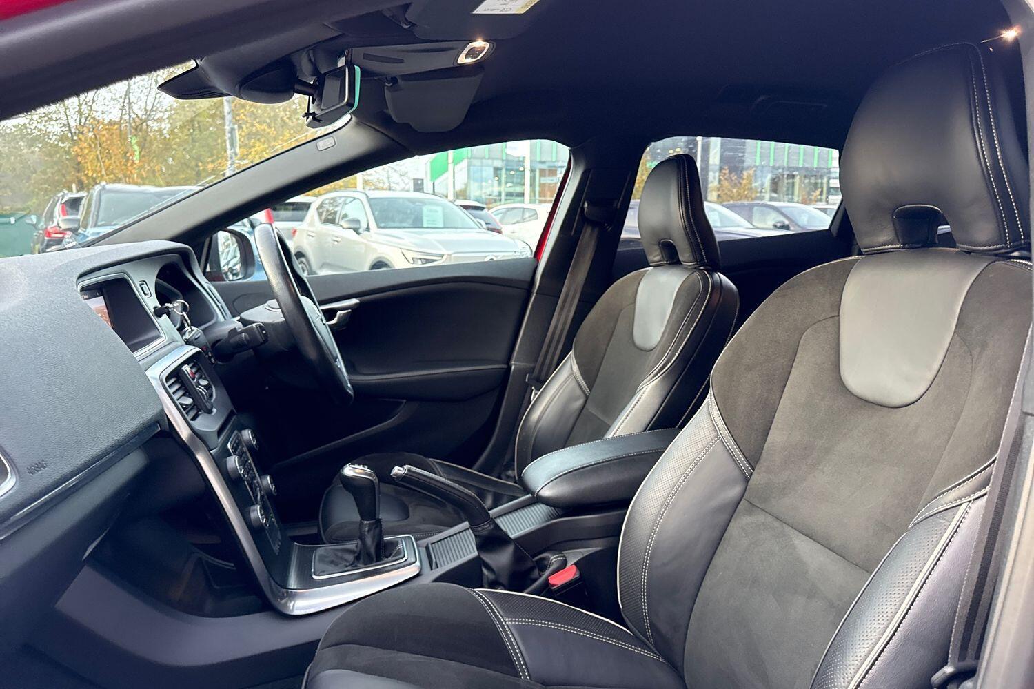 Used Volvo V40 2018 for sale - 76572817: Photo 28