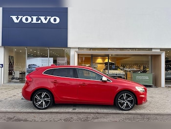 Used Volvo V40 2018 for sale - 76572817: Photo