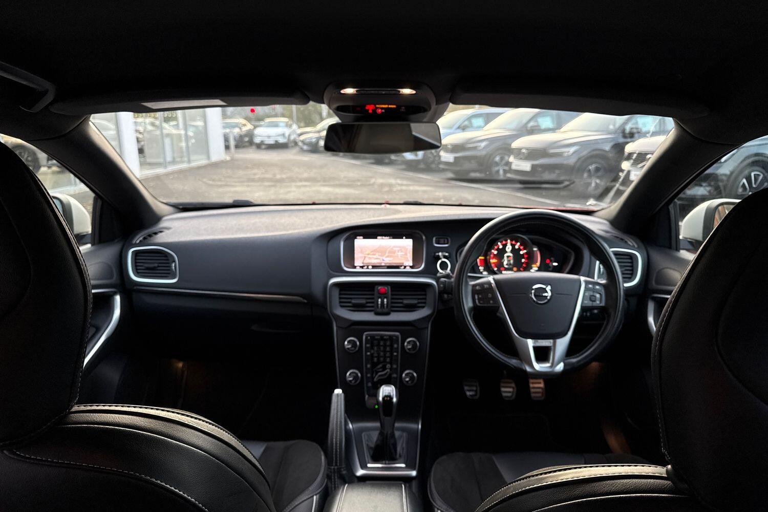 Used Volvo V40 2018 for sale - 76572817: Photo 3