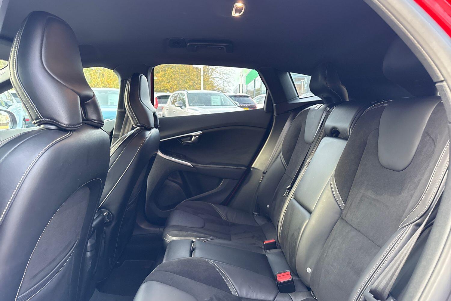 Used Volvo V40 2018 for sale - 76572817: Photo 30