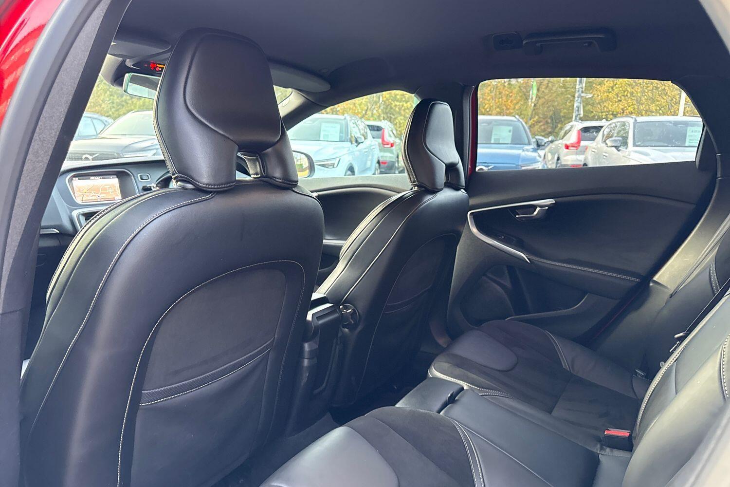 Used Volvo V40 2018 for sale - 76572817: Photo 31