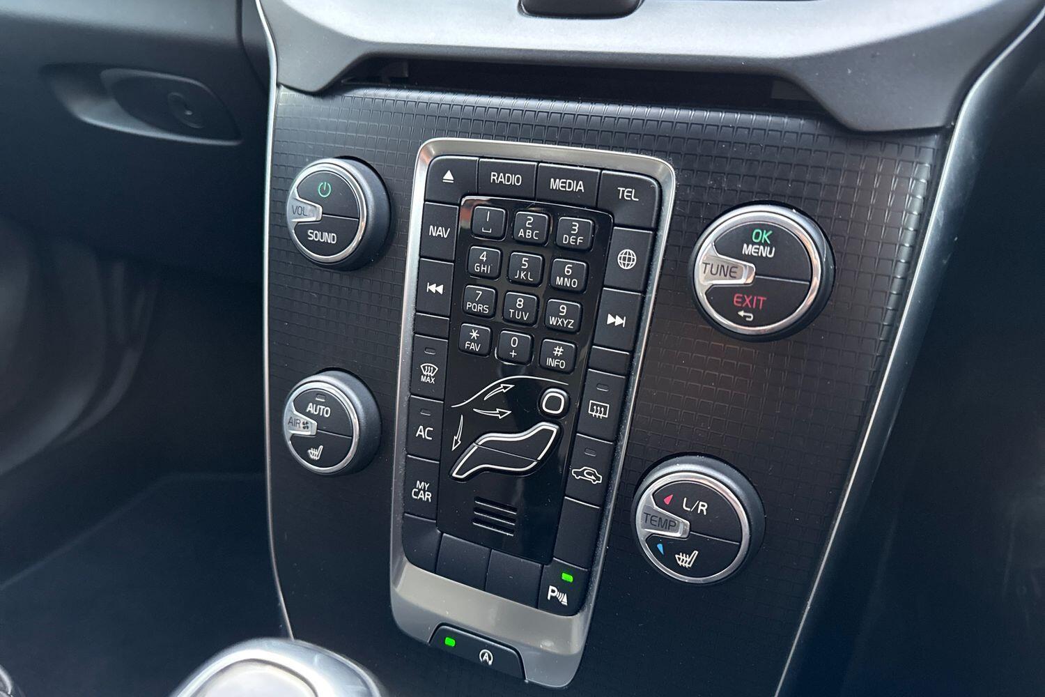 Used Volvo V40 2018 for sale - 76572817: Photo 38