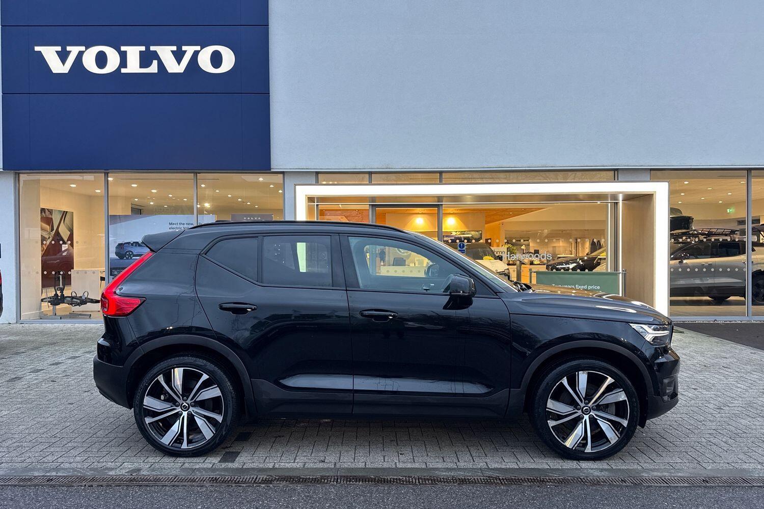 Used Volvo XC40 2021 for sale - 77253918: Photo 2