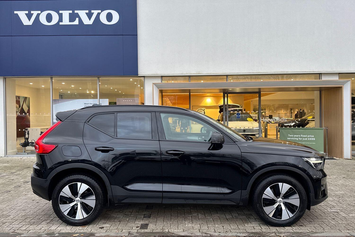Used Volvo XC40 2022 for sale - 76913871: Photo 2