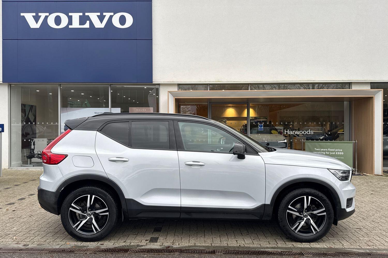 Used Volvo XC40 2021 for sale - 76887134: Photo 2