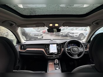 Used Volvo XC60 2022 for sale - 77305130: Photo