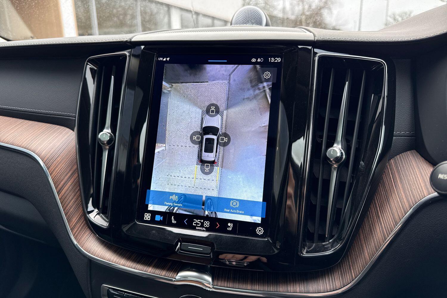 Used Volvo XC60 2022 for sale - 77305130: Photo 4