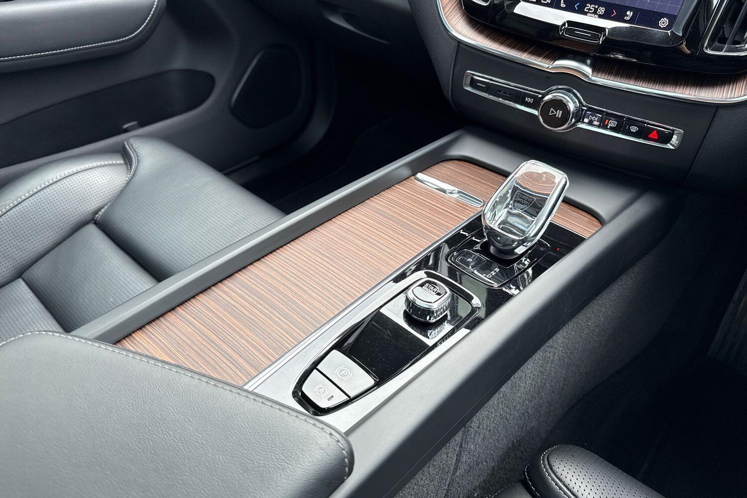 Used Volvo XC60 2022 for sale - 77305130: Photo 42